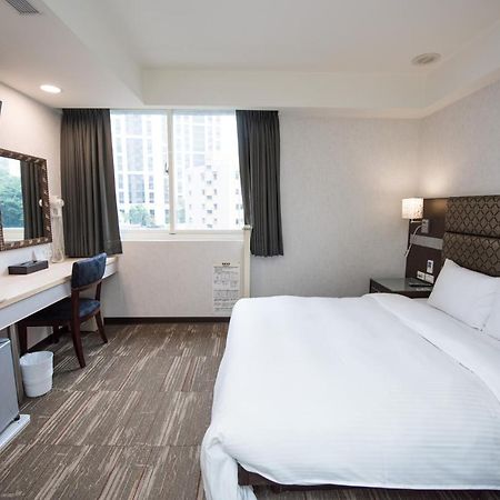 Junli Hotel Banciao Εξωτερικό φωτογραφία